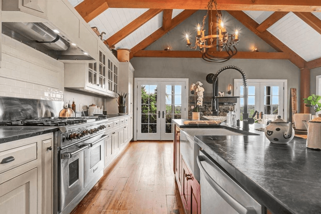 TEN EXTRAORDINARY HUDSON VALLEY LUXURY HOMES ON THE MARKET